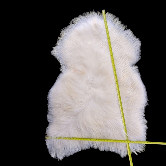 Enormous Icelandic Sheepskin Hides – Limited Availability - Picture 13 of 13